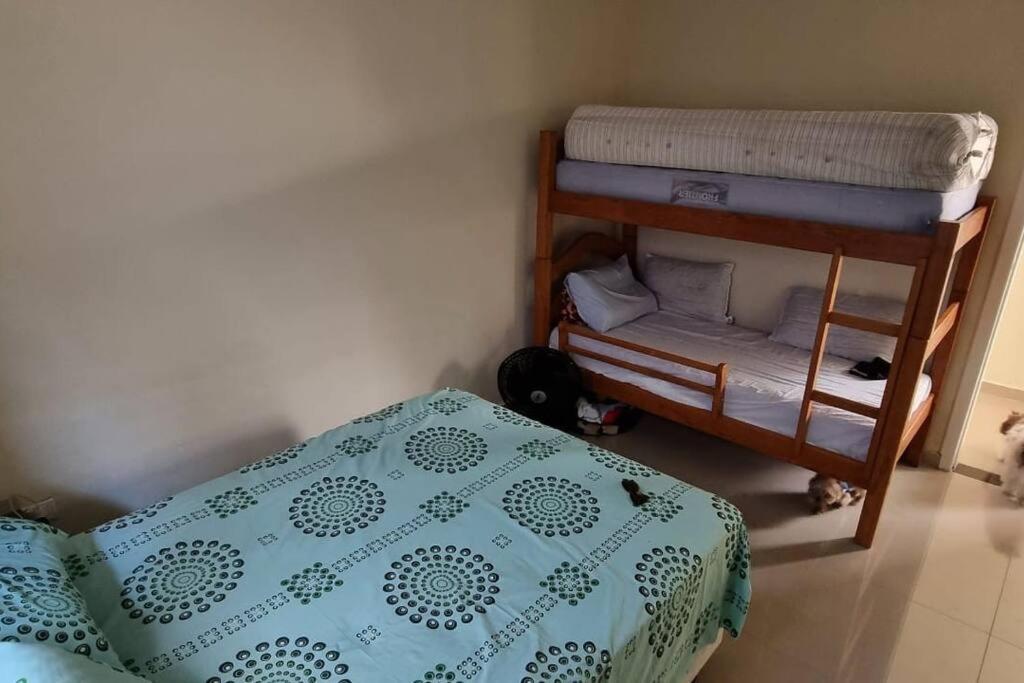 Casa de férias Casa Aconchegante E Arejada, A 50 Metros Da *